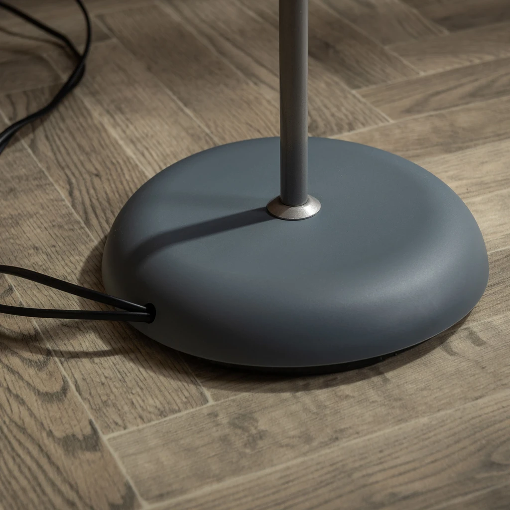 Stojací lampa stříbrná PESO