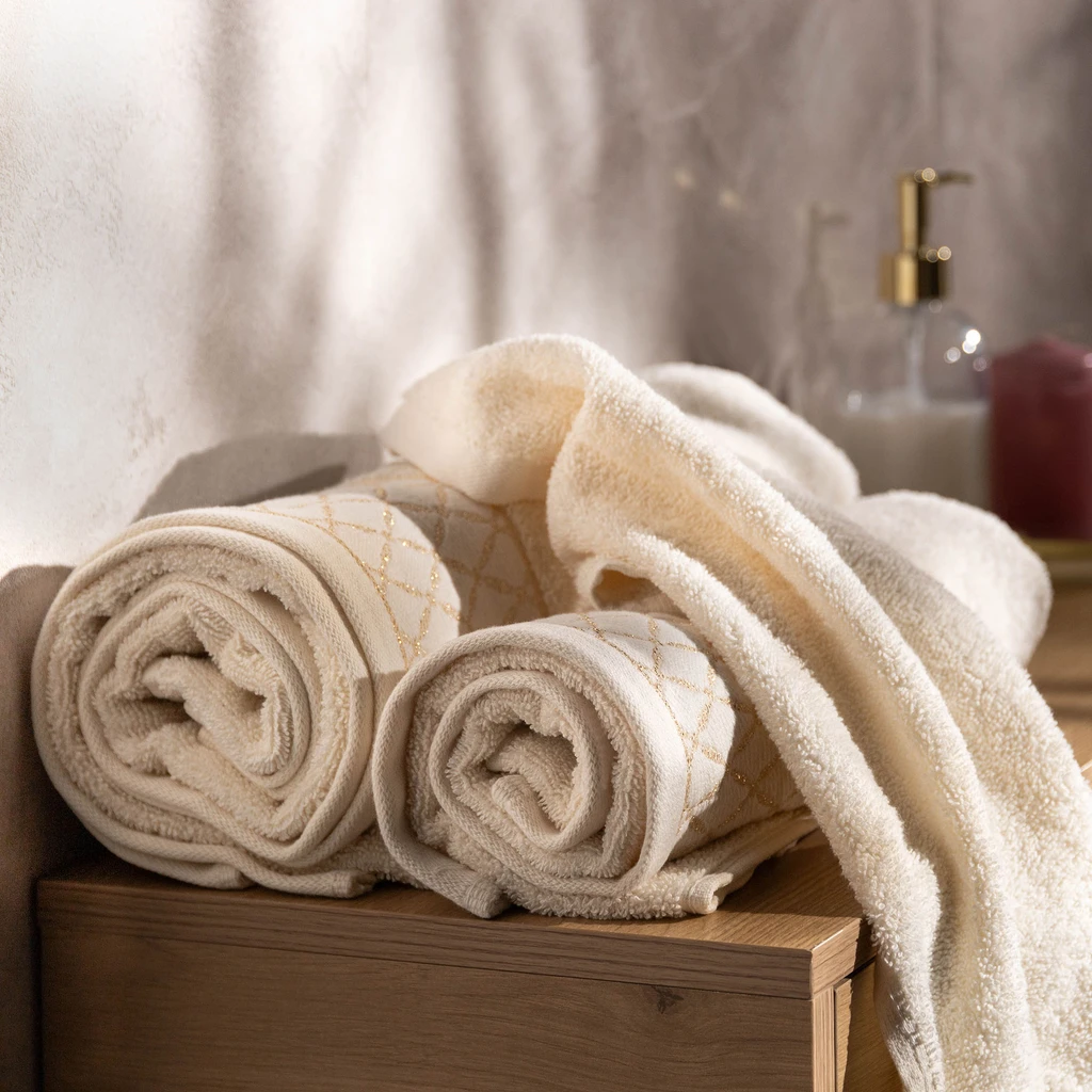 Krémový bavlněný ručník LAYLA 70x140 cm