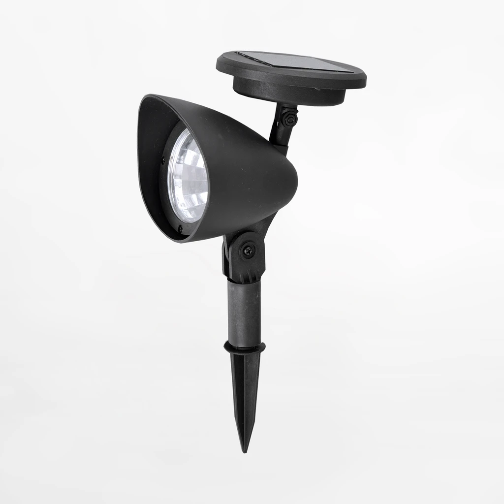 Solarna lampa z wbudowanym modułem LED doświetleni oraz ozdobi zewnętrzną część domu.