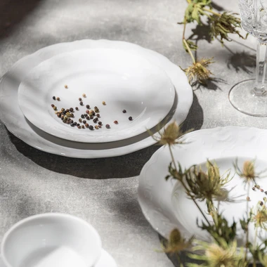 Mělký porcelánový talíř FRYDERYKA 19 cm