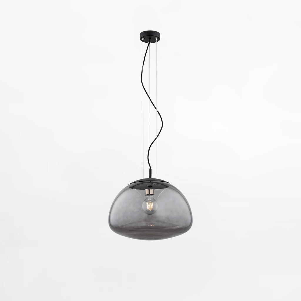 Posiada oprawę przystosowaną dla 1 żarówki LED typu E27 o mocy 15W.