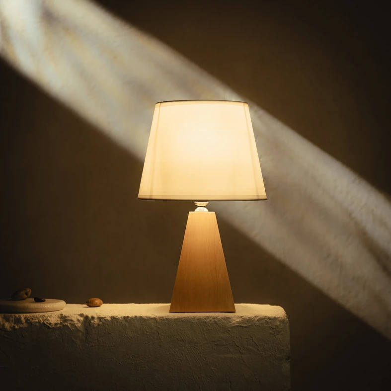 Bambusová stolní lampa s bílým stínidlem 31 cm