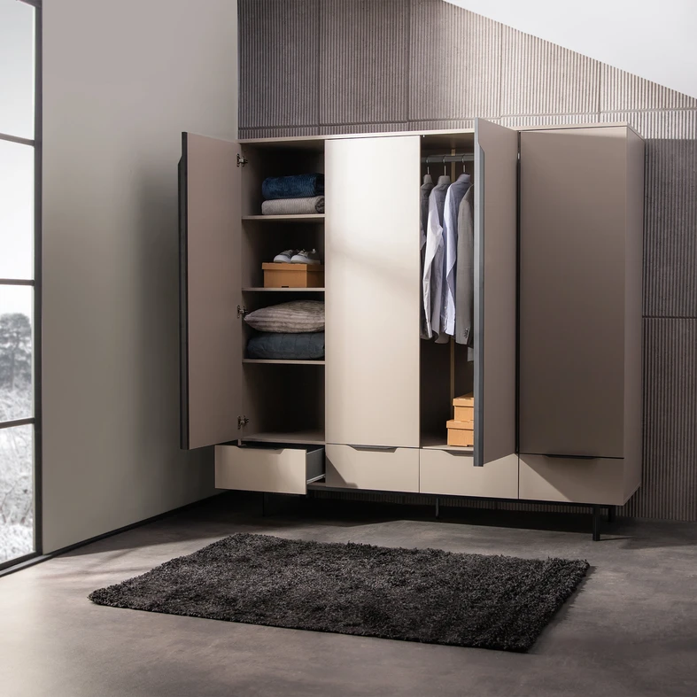 Šatní skříň se zásuvkami cappuccino DAMIEN