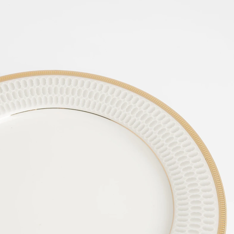 Biała porcelana ze złotym akcentem, 30-częściowy zestaw obiadowo-kawowy do domu i na spotkania rodzinne.