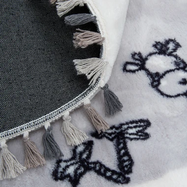 Kulatý koberec s žirafami MUUM 120 cm