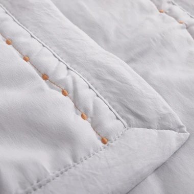 Šedý přehoz na postel VANILLA DOTS 200x220 cm