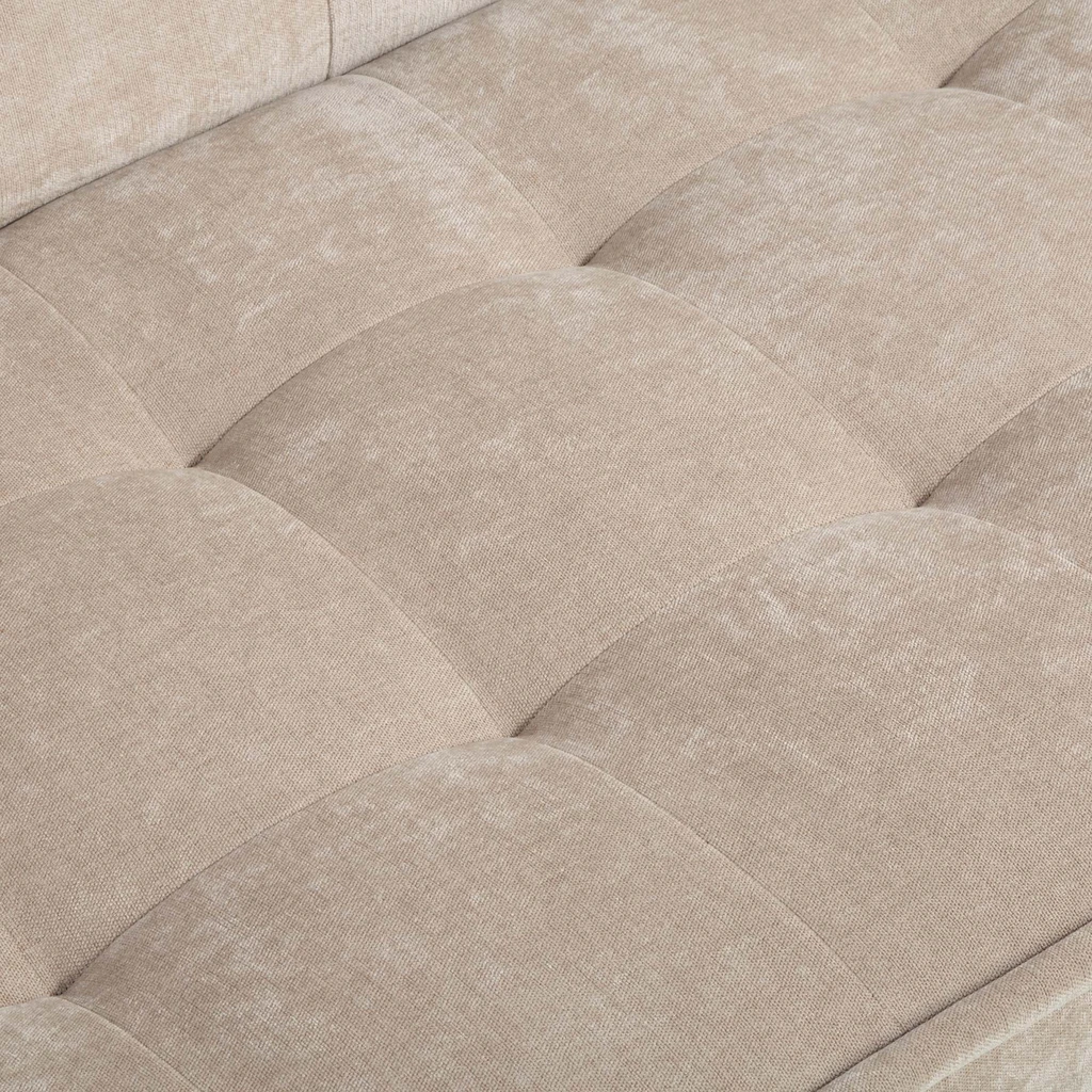 Pikowania sprawiają, że mebel prezentuje się przytulnie i miękko