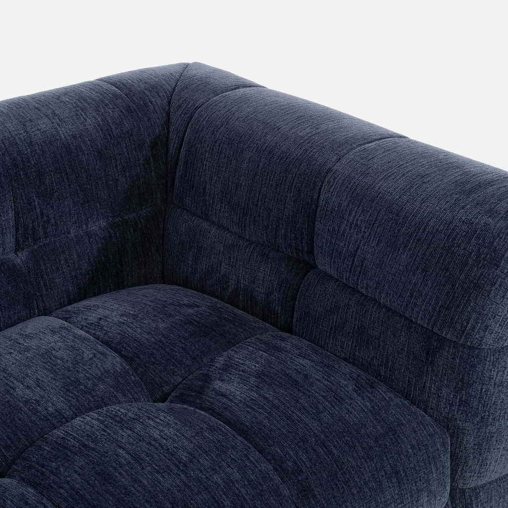 Detal, zbliżenie na wykończenie sofy