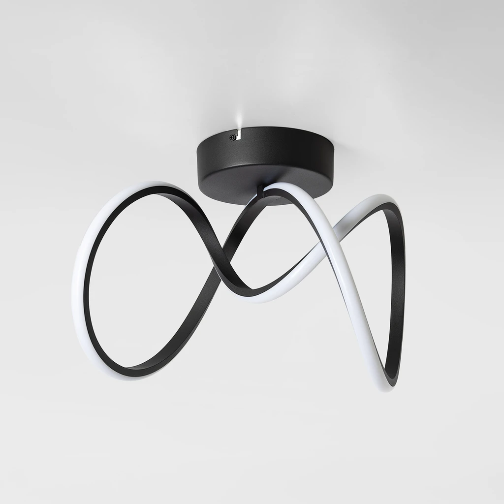 Czarne, matowe wykończenie lampy CLINT oraz wbudowany w oprawę LED budują wrażenie, które połączysz z koncepcją wnętrza o prostej, funkcjonalnej stylistyce.