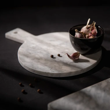 Kulaté mramorové prkénko 28x20 cm