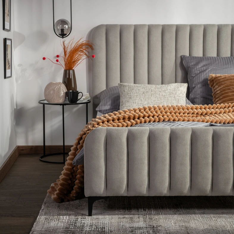 Čalouněná postel v popelavém odstínu KELLY 160x200 cm