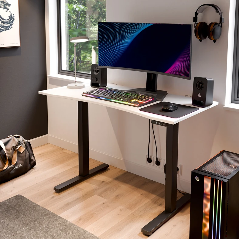 Elektryczna regulacja 75–120 cm ułatwia zmianę pozycji podczas pracy i nauki.