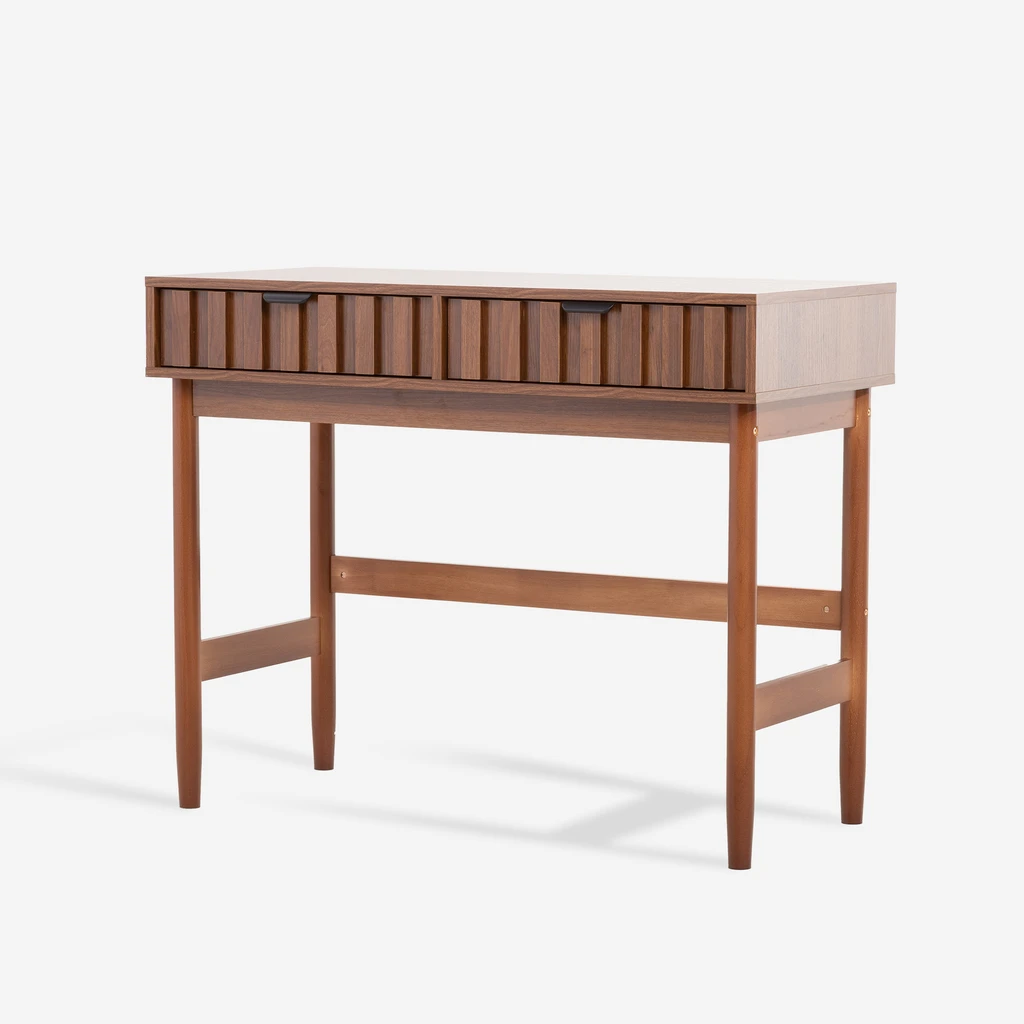 Konsola z dwoma szufladami, utrzymana w całości w kolorze ciemnego drewna, z czarnymi uchwytami