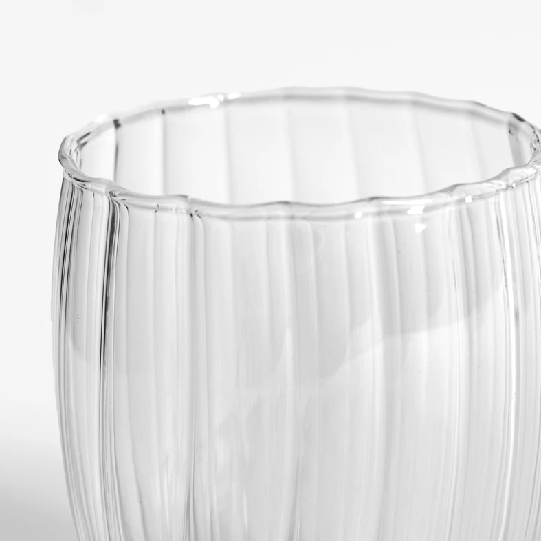Drážkovaná sklenice s uchem 500 ml