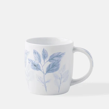 Porcelánový hrnek s motivem modrých listů 365 ml