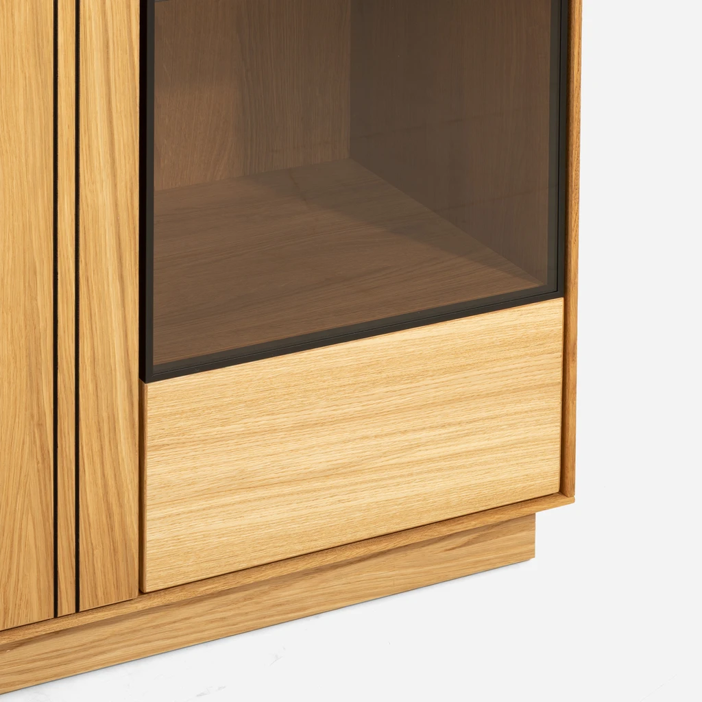 Proste wykończenie dolnej zabudowy mebla