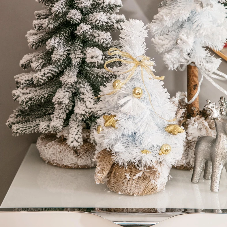 Zasněžený vánoční stromek s ozdobami 35 cm