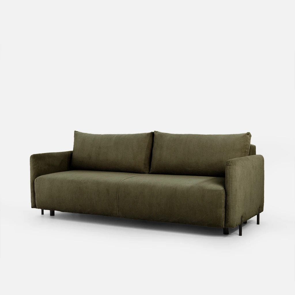 Oliwkowa sofa z prostokątnymi poduszkami i funkcją spania.