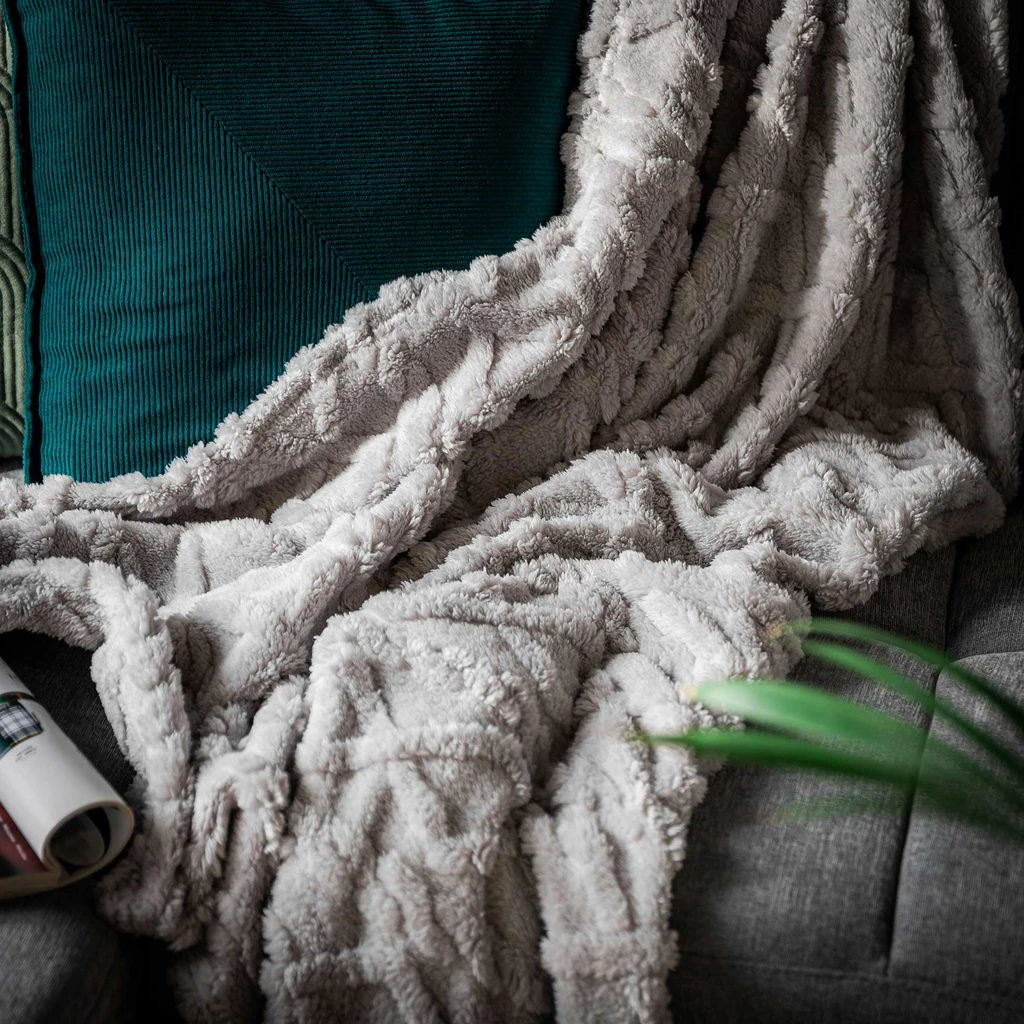 Světle šedá deka NORDIC 150x200 cm