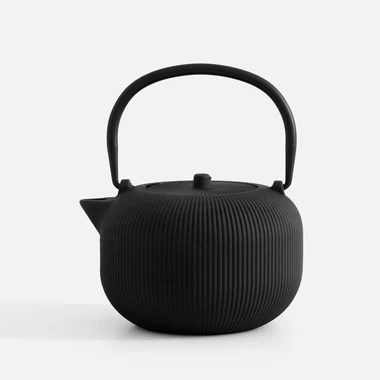 Konvička na čaj 1 l, černá.