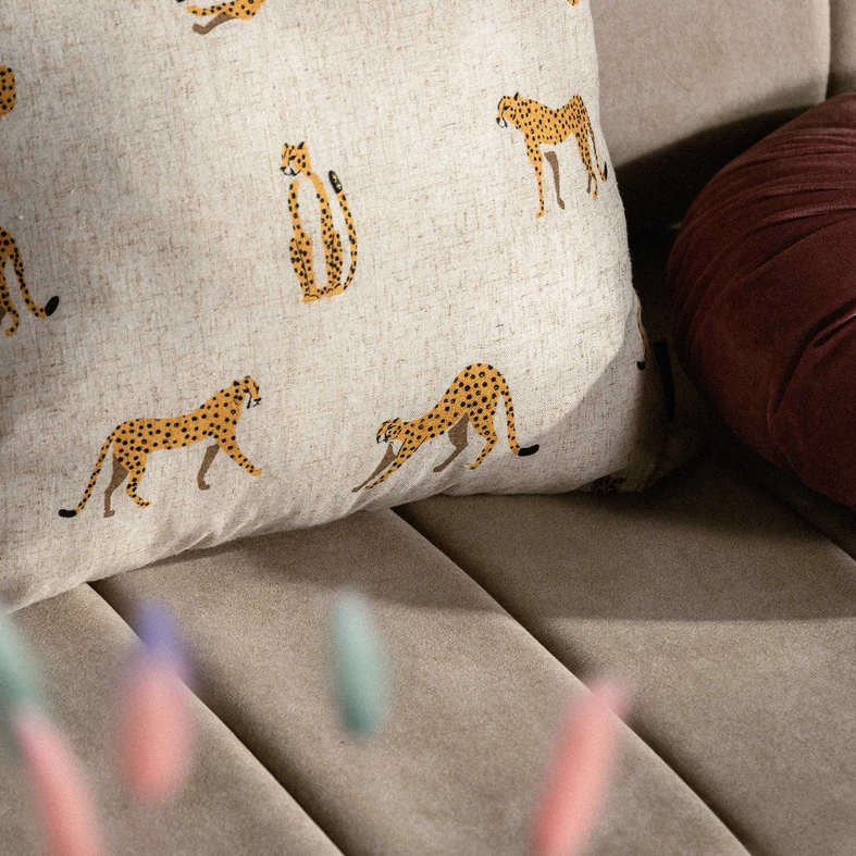 Béžový dekorační povlak na polštář gepardi SUMMY 45x45 cm