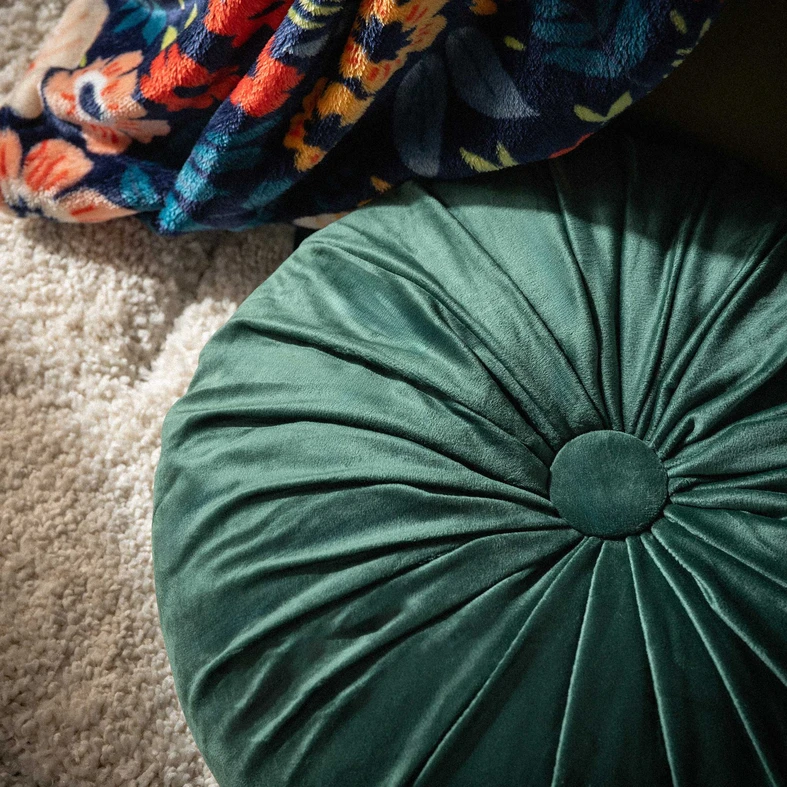 Tmavě zelený dekorační kulatý polštář SELMA 40 cm