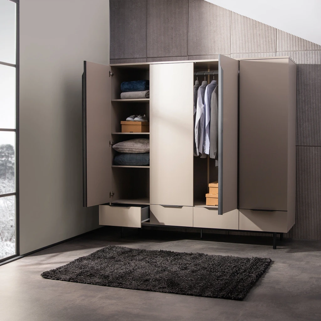 Šatní skříň se zásuvkami cappuccino DAMIEN