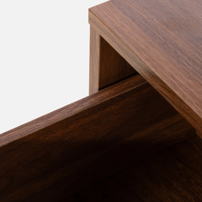 Detal, widok na wnętrze otwartej szuflady