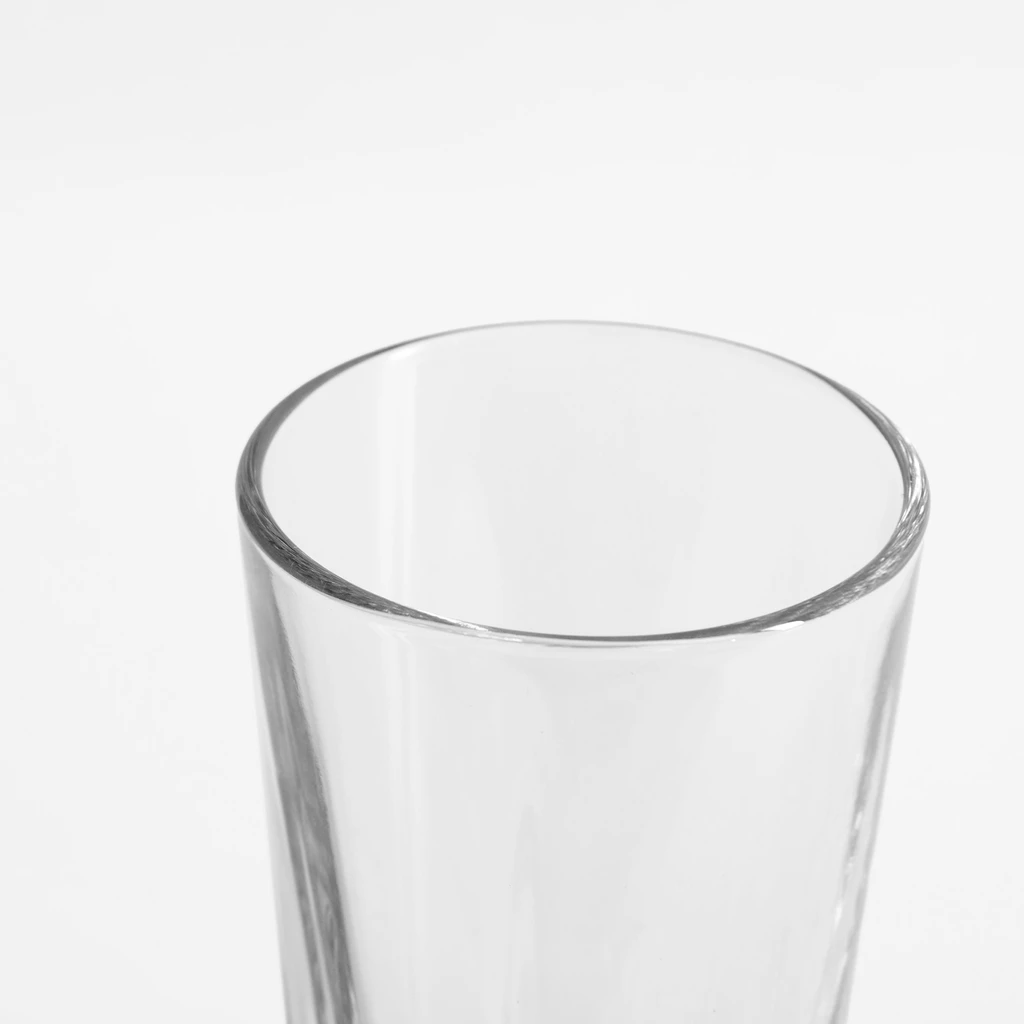 Detal, stosunkowo gruby rant szklanki long drink.