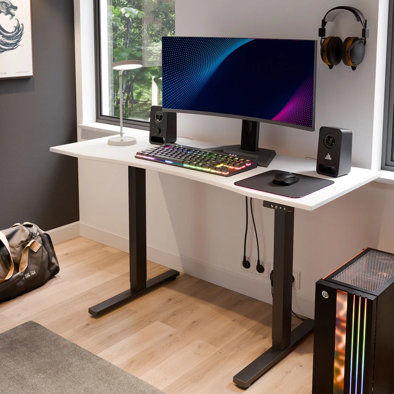 Większa powierzchnia robocza i gładkie wykończenie ułatwiają codzienne korzystanie z biurka.