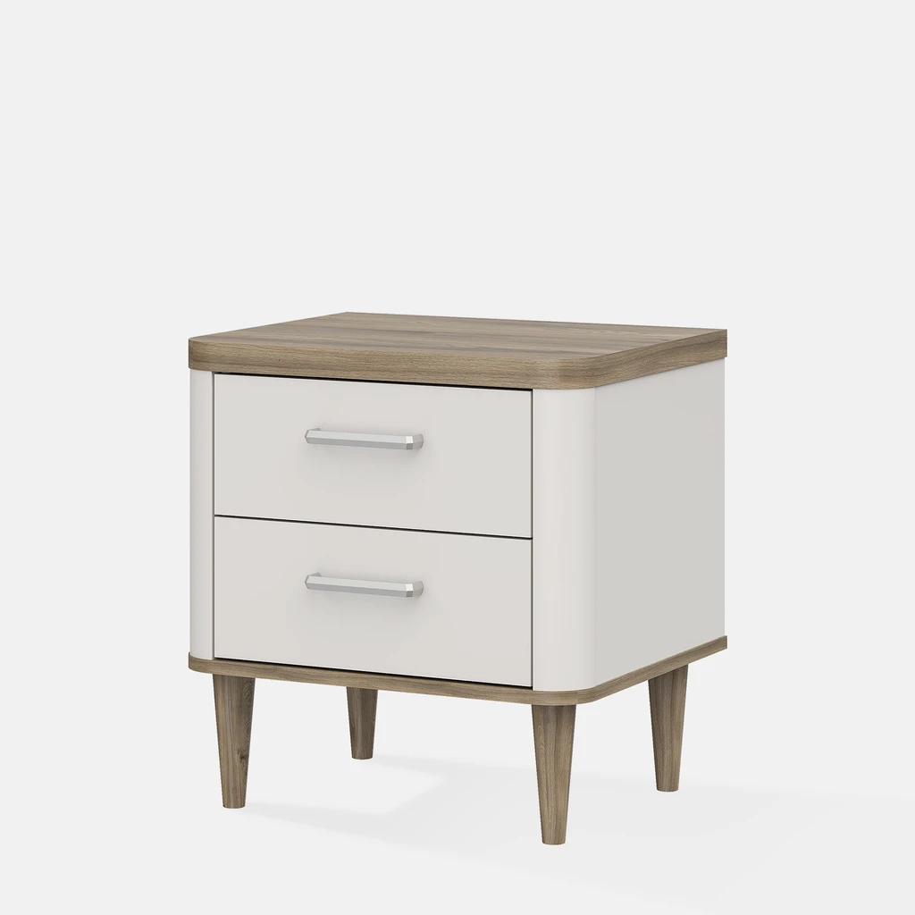 Beżowa szafka nocna z 2 szufladami. Blat i nóżki wykończone są w ciepłym kolorze drewna - widok z ukosa