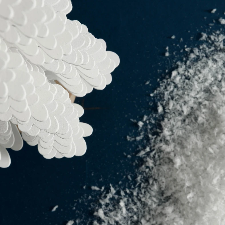 Dekorace bílý vánoční stromeček 37,5 cm MIX