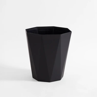 Černý geometrický odpadkový koš 28 cm