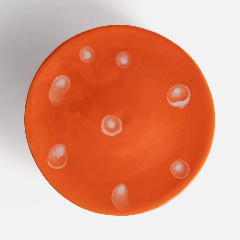 Jesienna patera w formie muchomora – kapelusz służy jako miejsce do podania małych wypieków i przekąsek.