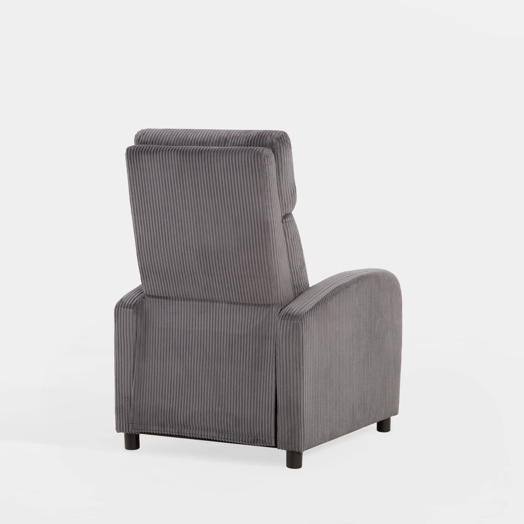 Zdjęcie fotela. Ujęcie pod kątem.