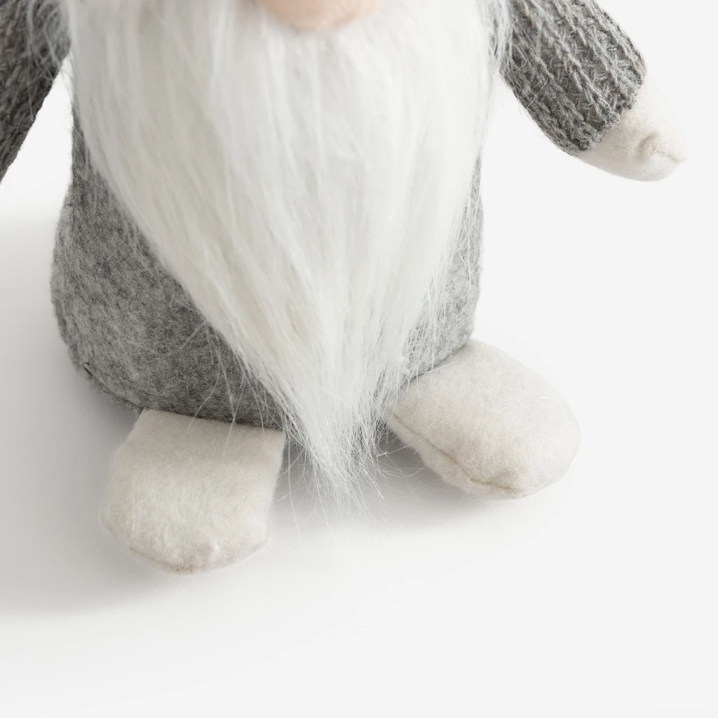 Dekorace skřítek v šedé čepici 25 cm