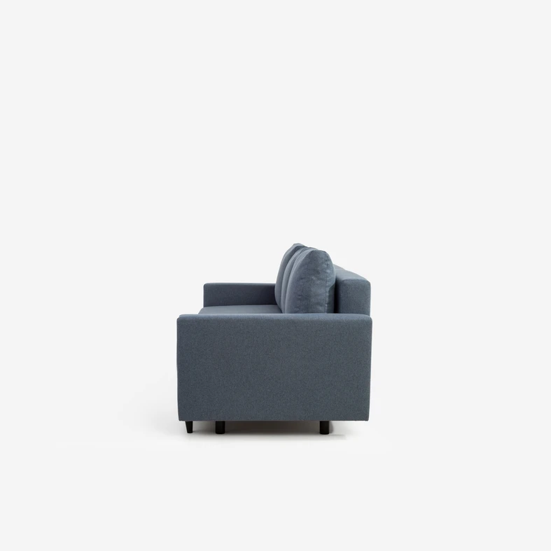 Rozkładana sofa niebieska z czarnymi nóżkami