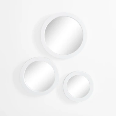 3 kulatá zrcadla v bílém rámu