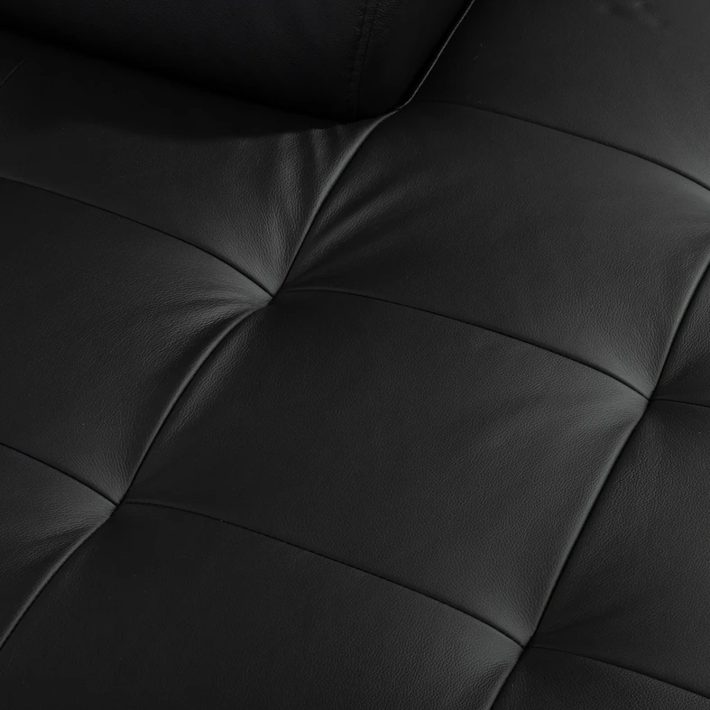 Fragment siedziska narożnika z pikowaniem na powierzchni.