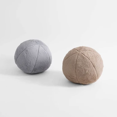 Světle šedý kulatý dekorační polštář GLOBE 27 cm