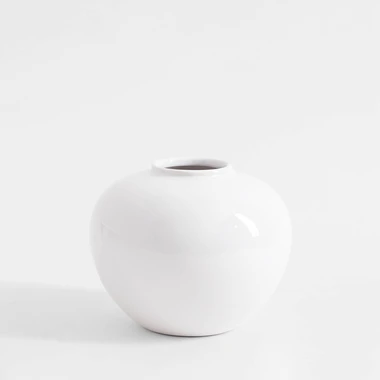 Oblá bílá váza 14 cm