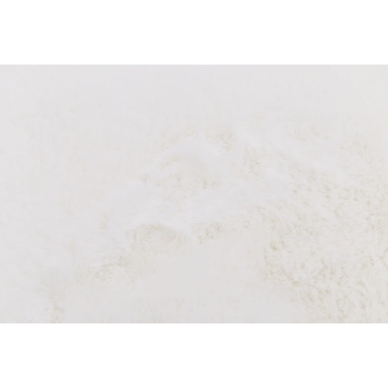 Prostokątny biały dywan