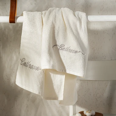 Bílý bavlněný ručník FERRO 50x90 cm