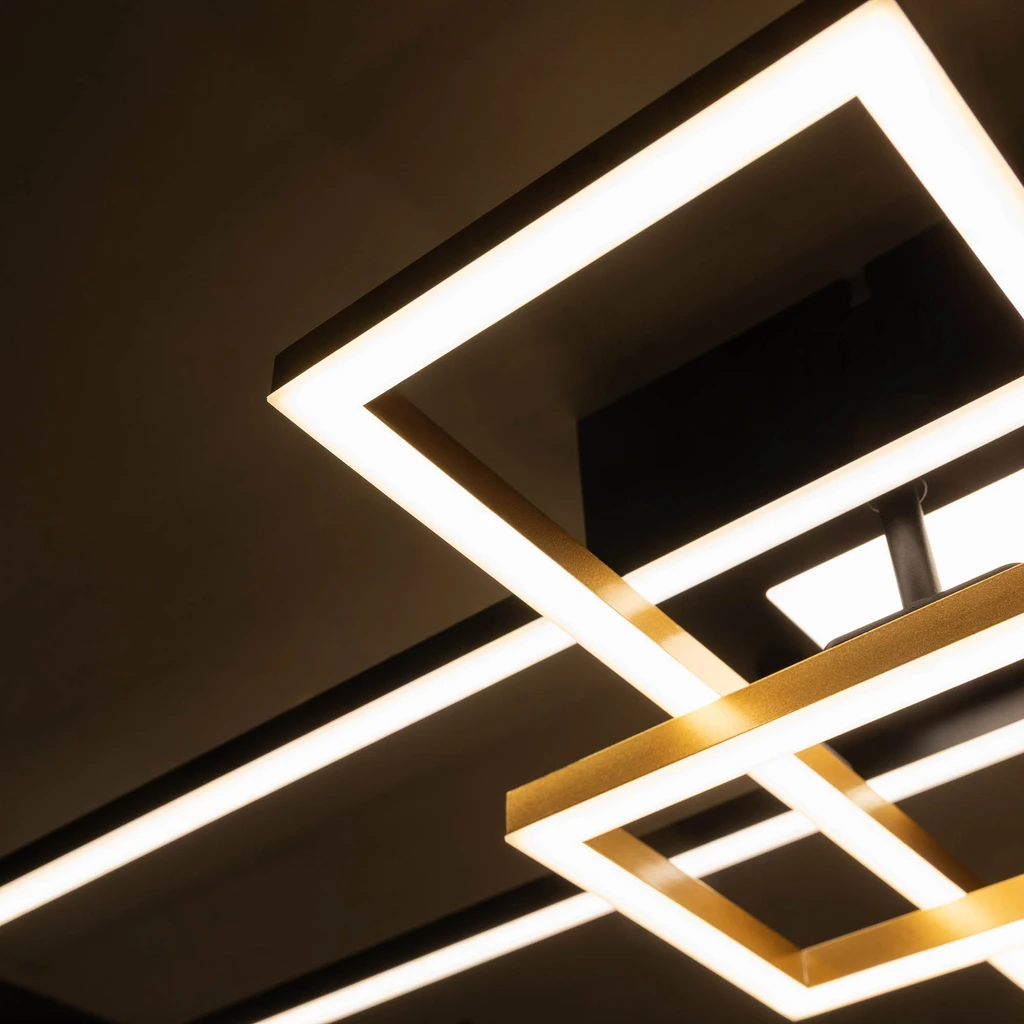 Lampa sufitowa LED ramka czarno-złota LUMENZ z pilotem Stropní svítidlo LED v černo-zlatém rámu LUMENZ s dálkovým ovládáním