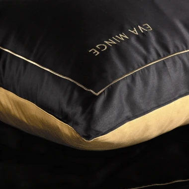 Povlečení z bavlněného saténu černo-zlaté EVA MINGE 220x200 cm