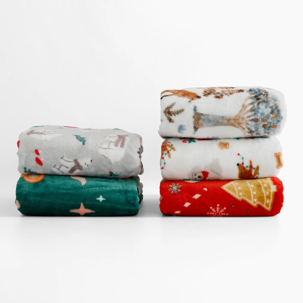 Vánoční deka s koníky zelená CODIE 130x160 cm