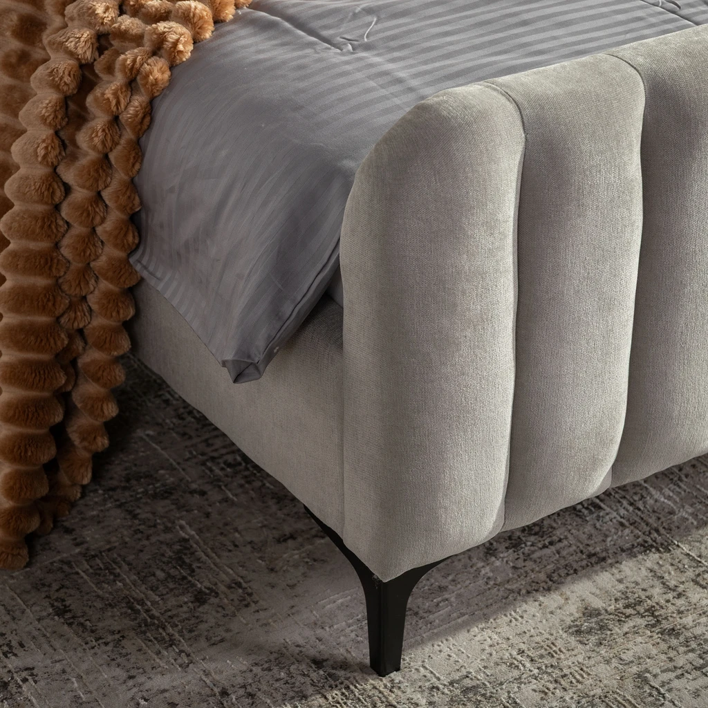 Čalouněná postel v popelavém odstínu KELLY 160x200 cm