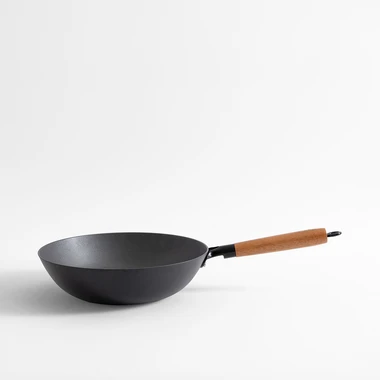 Černá litinová pánev wok FERRO 30 cm