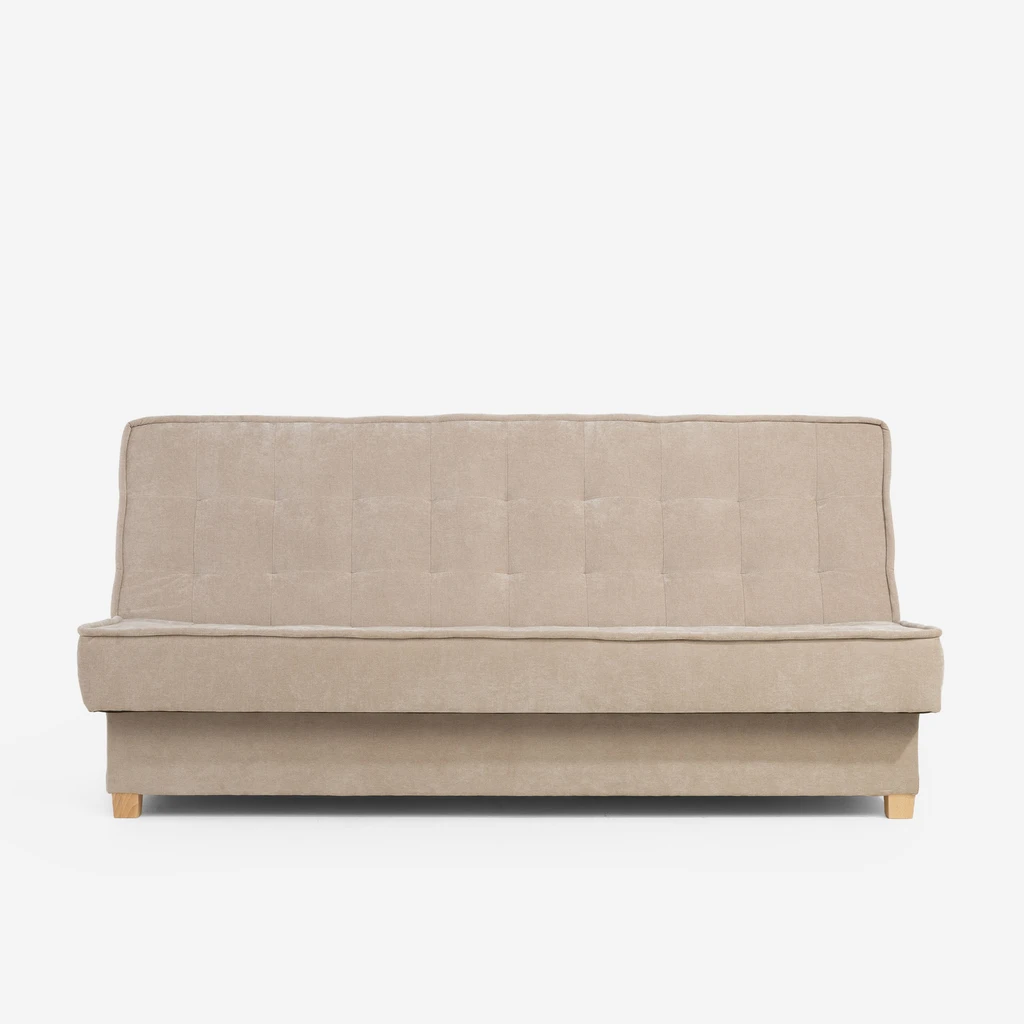 Beżowa wersalka z pikowaniem na siedzisku i oparciu, z nóżkami z jasnego drewna