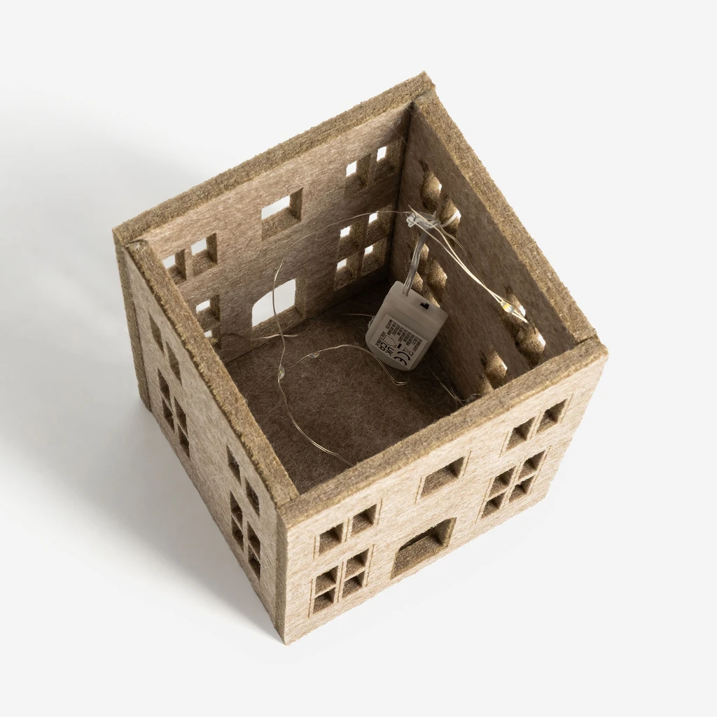 Dekorace filcový domek LED, béžový, 28 cm, MIX